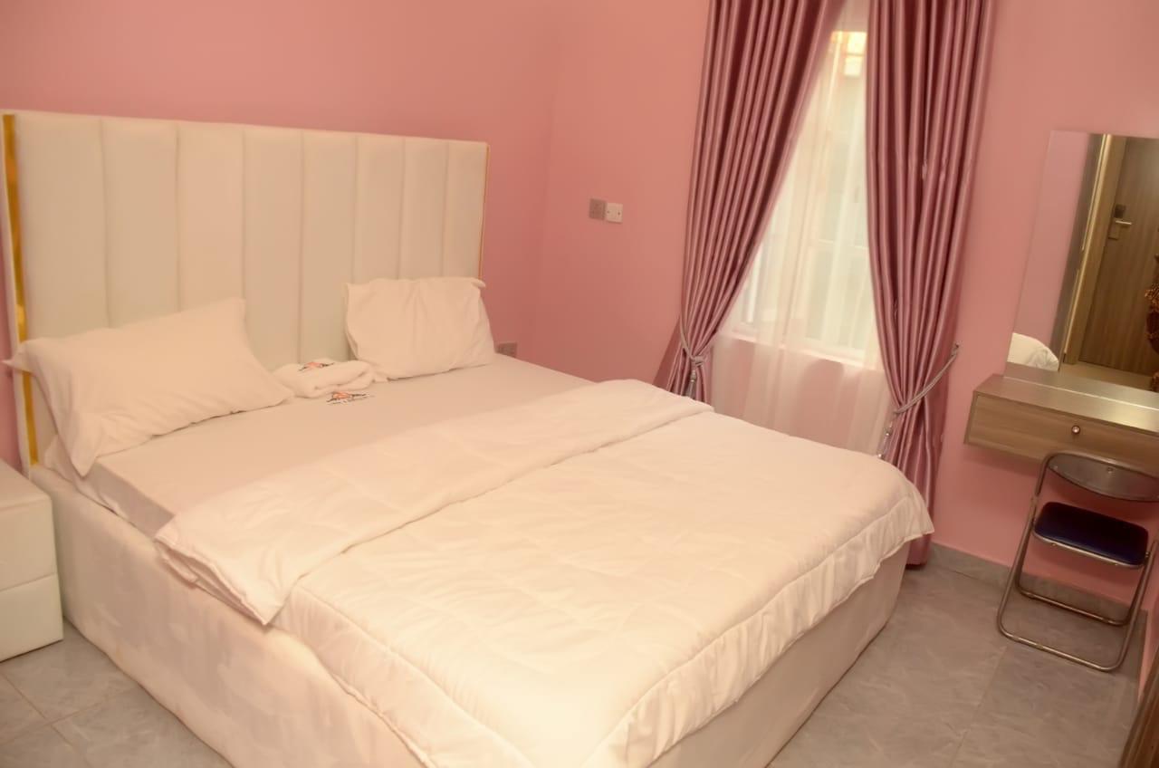 /web/uploads/116/Latest D Hotel and Suites/room-photos/Deluxe Room/4.jpg